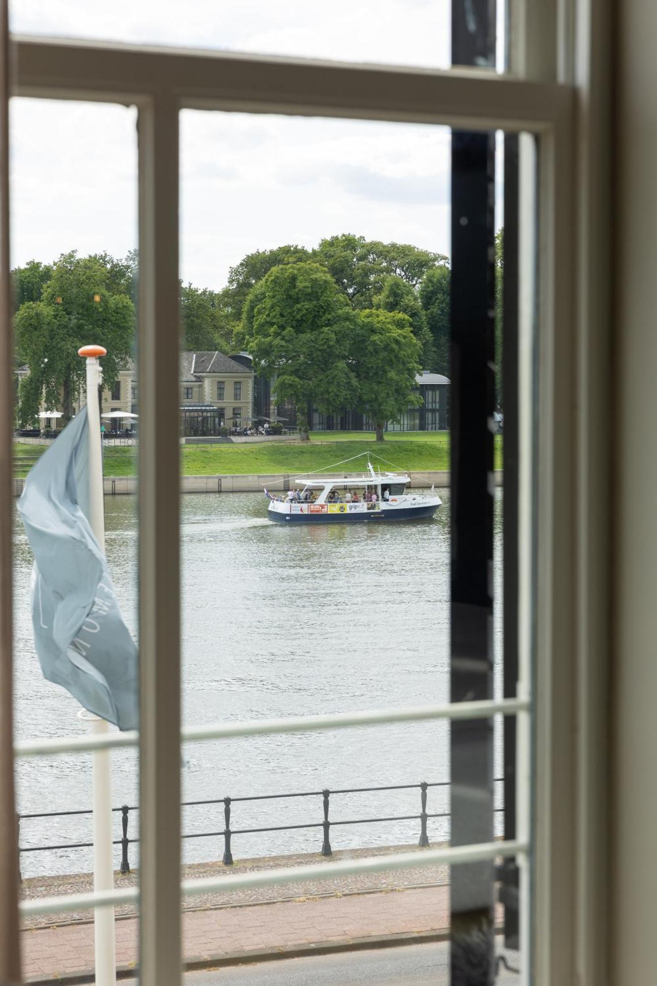 Hotel The River 4*